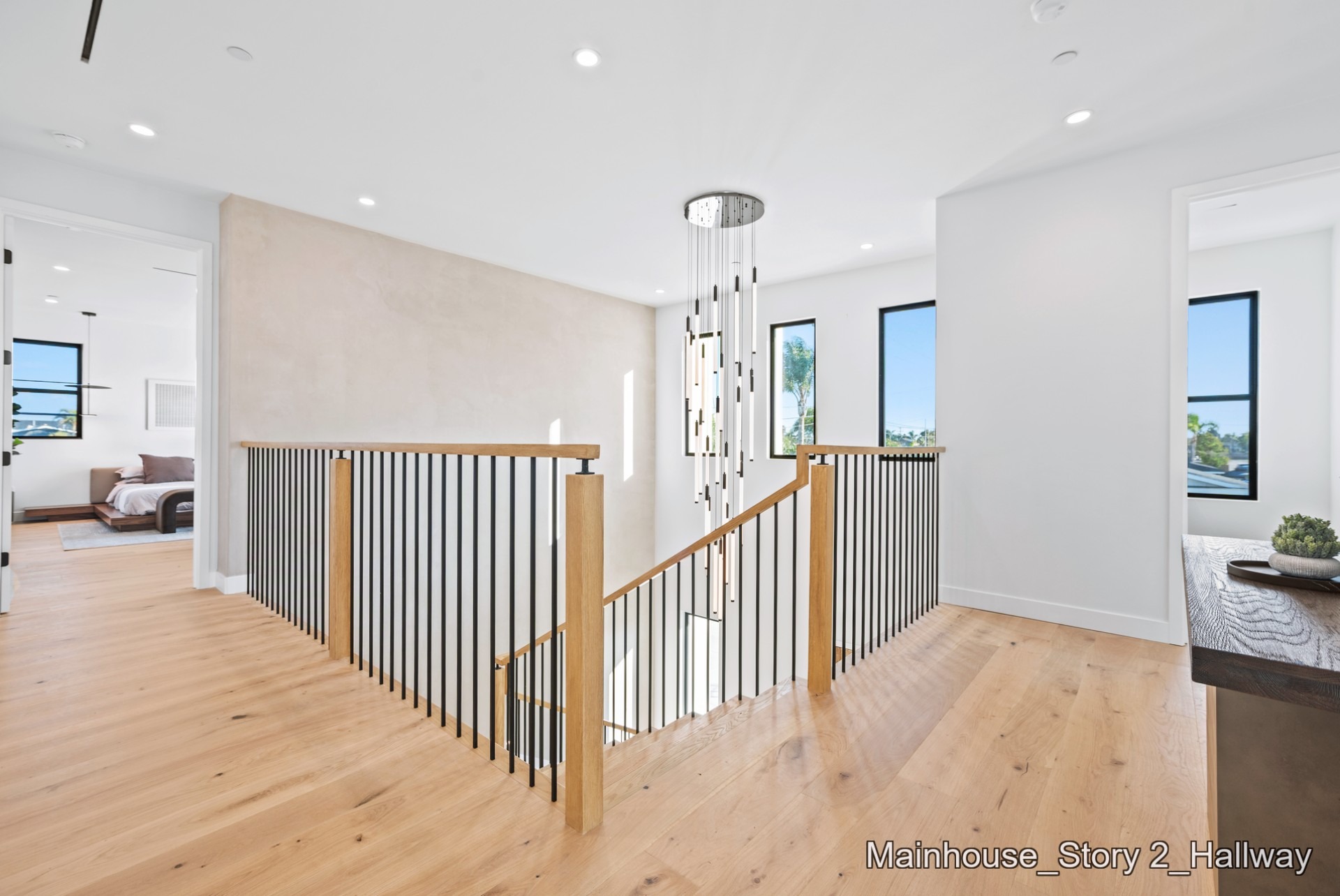 Mainhouse_Story 2_Hallway__TQT5261