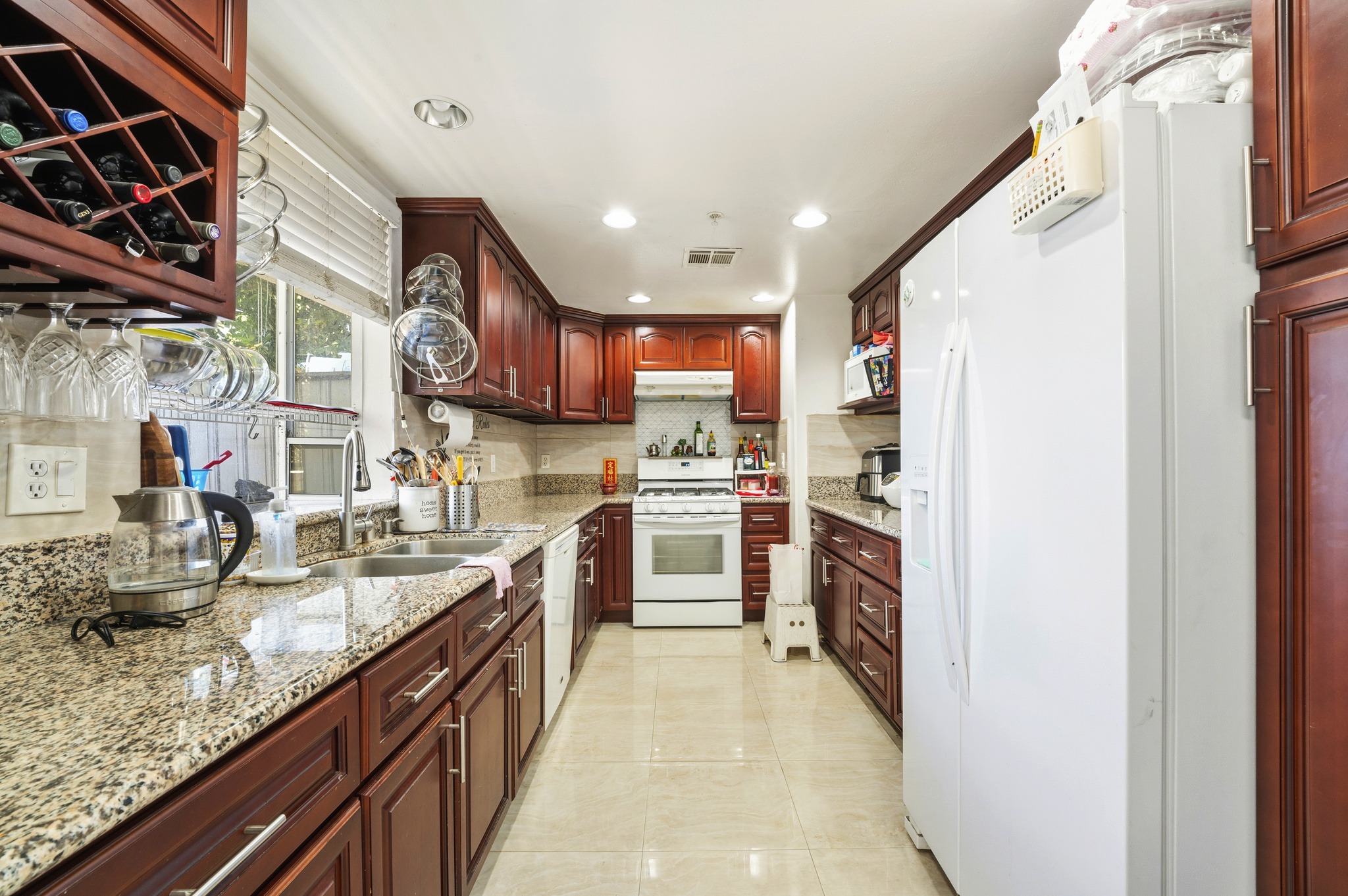 Level 1 – Kitchen__TQT8045